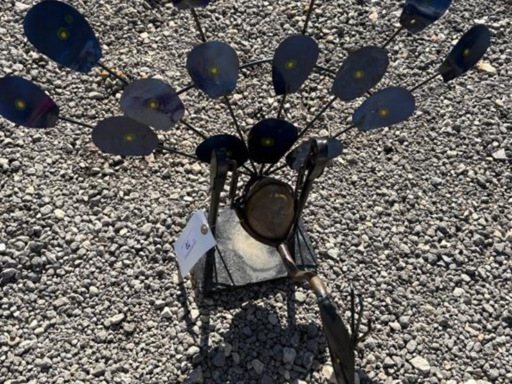 #70-•-metal-art--swinging-peacock-image-1