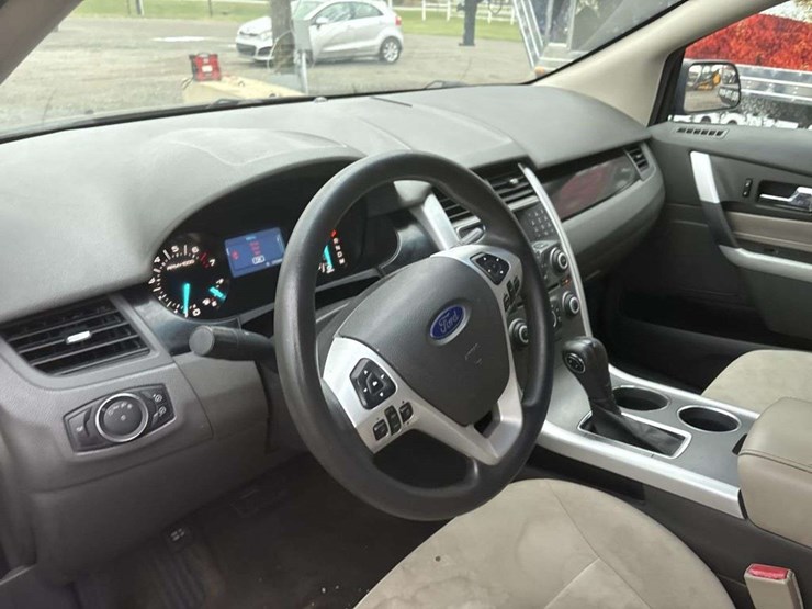 2012-ford-edge-image-21