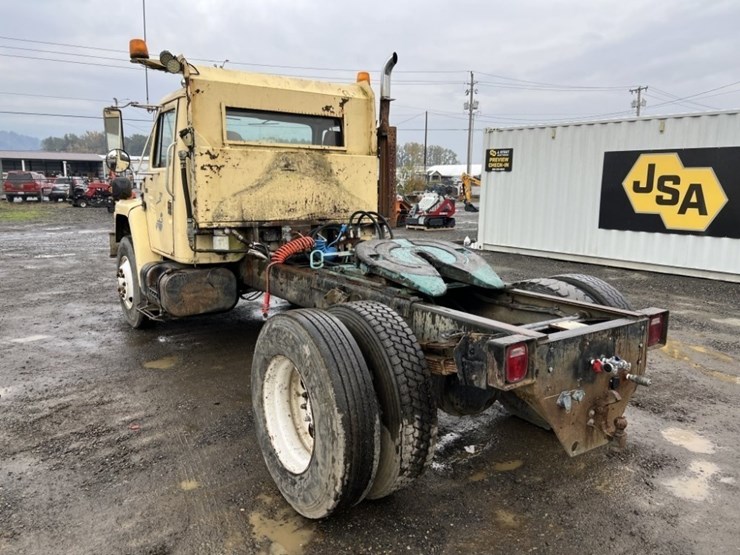 1986-international-1954-s/a-truck-tractor-image-6
