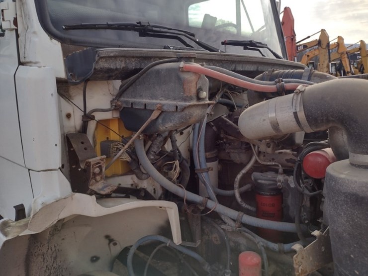 freightliner-fl70-image-25