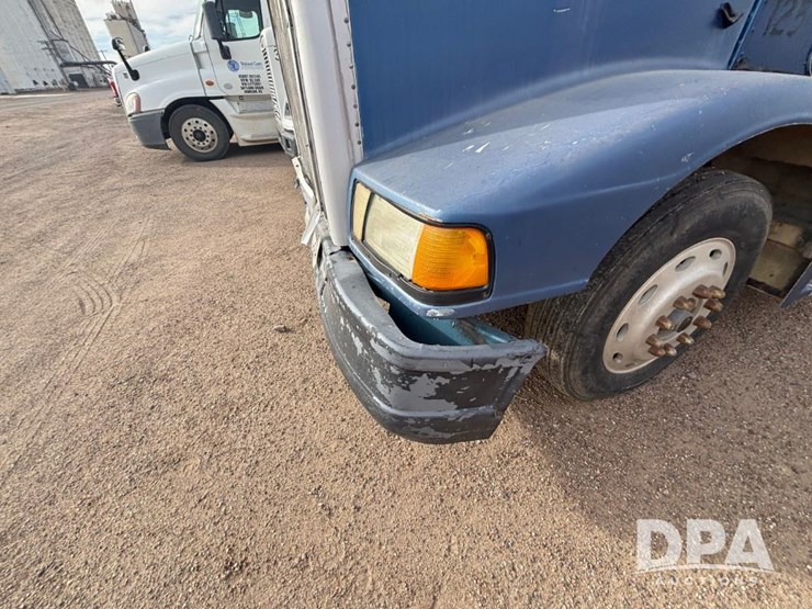 peterbilt-377-image-15