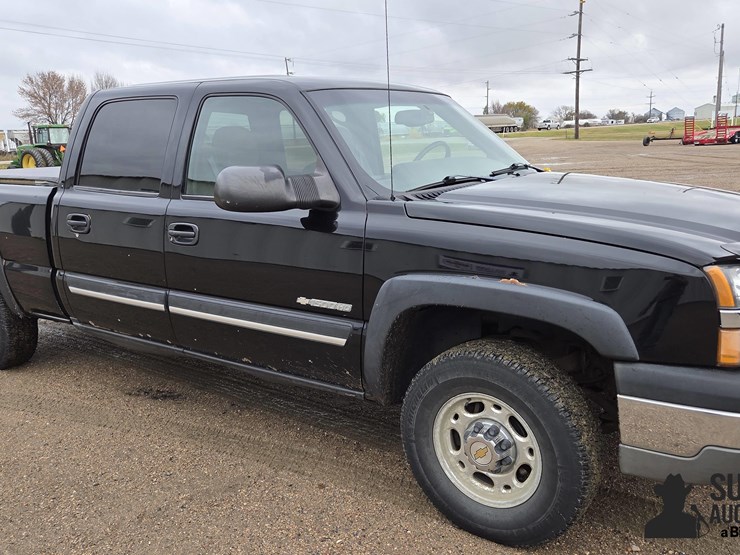 2003-chevrolet-1500hd-ls-4x4-pickup-truck-image-3