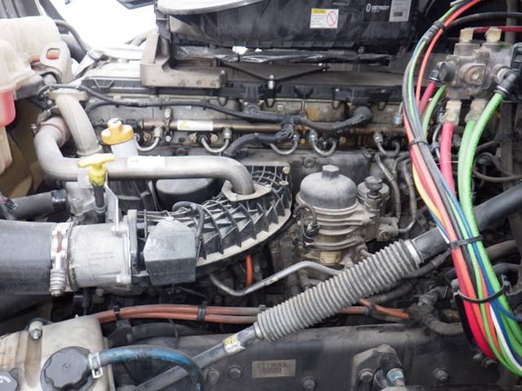 2018-freightliner-cascadia-126-image-20