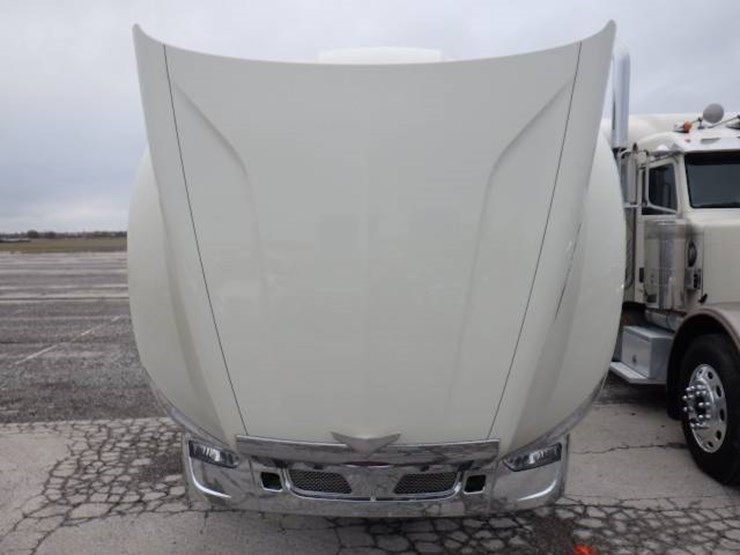 peterbilt-579-image-26