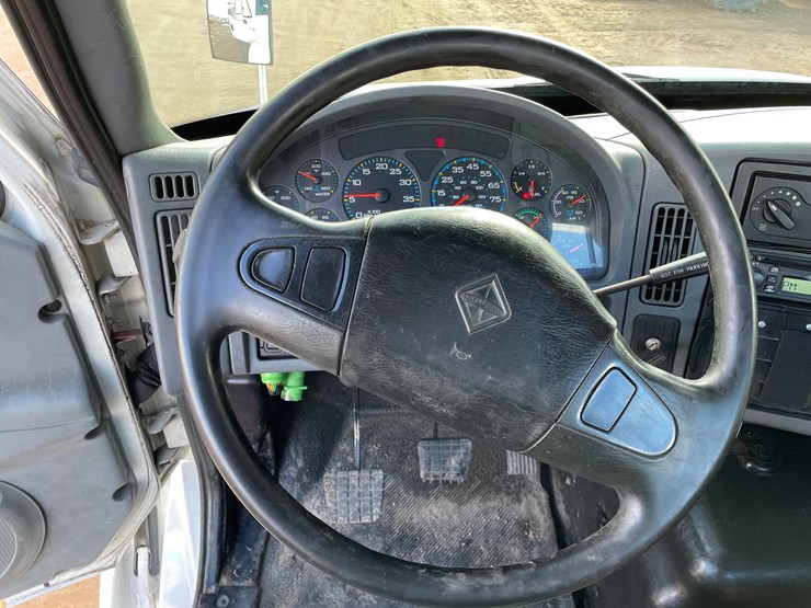 international-8600-image-33