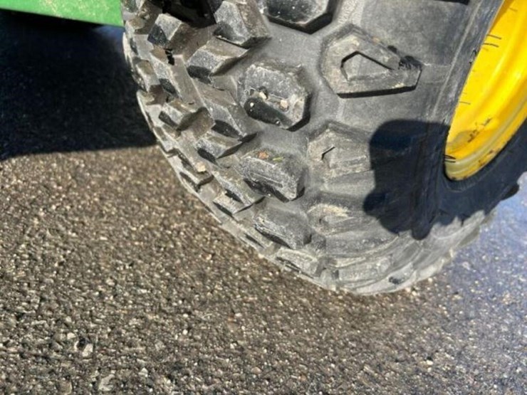 john-deere-gator-image-44