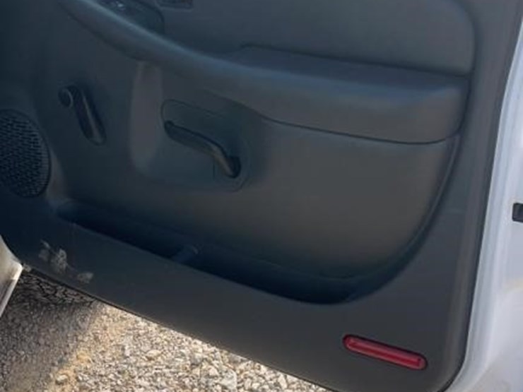 2003-chevrolet-silverado-2500-image-17