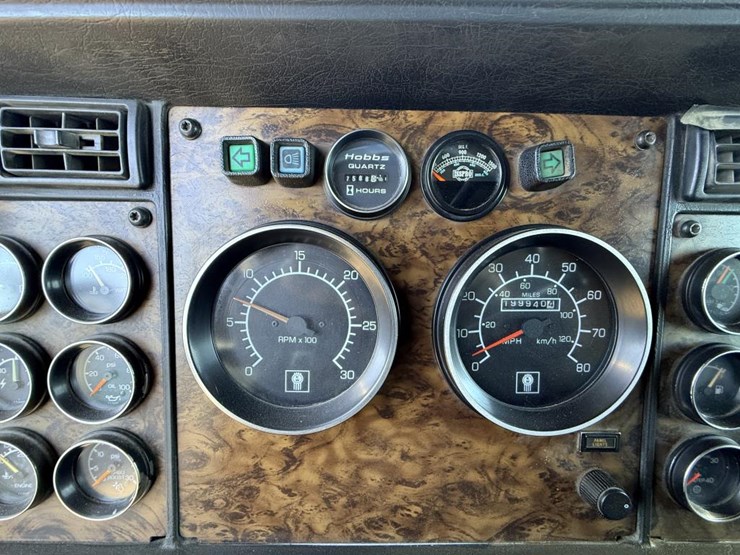 1993-kenworth-t800b-image-46