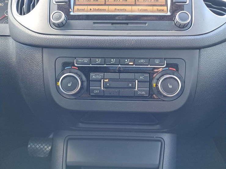 2010-volkswagen-tiguan-image-11