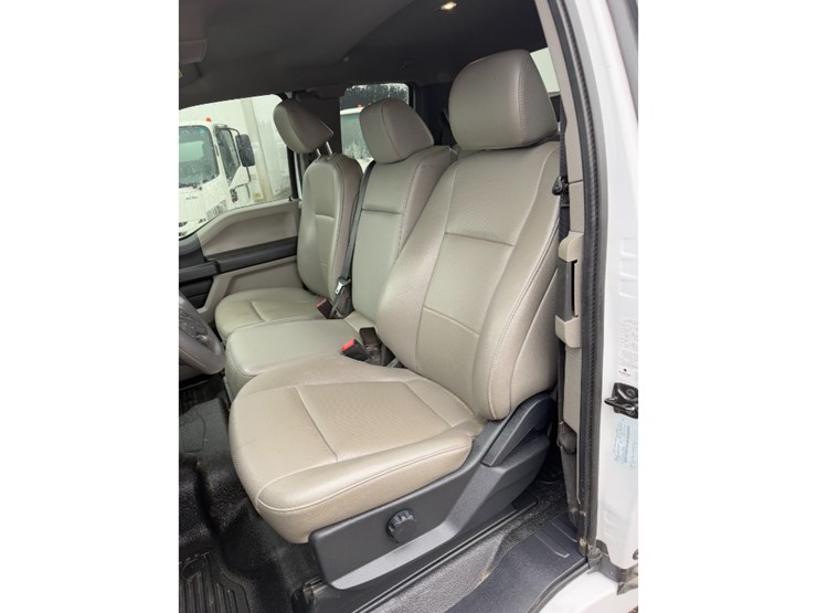 2022-ford-f350-image-15