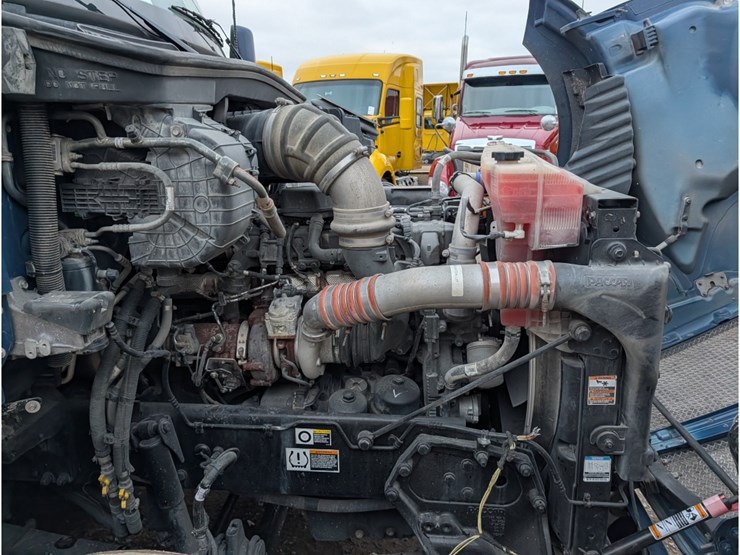 2019-kenworth-t680-image-15