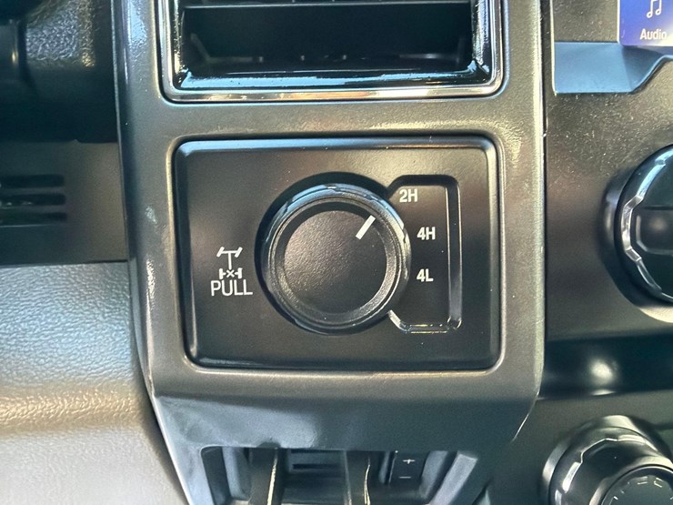 2021-ford-f350-image-25