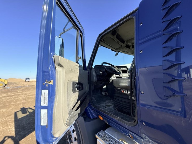 2017-international-prostar-image-43