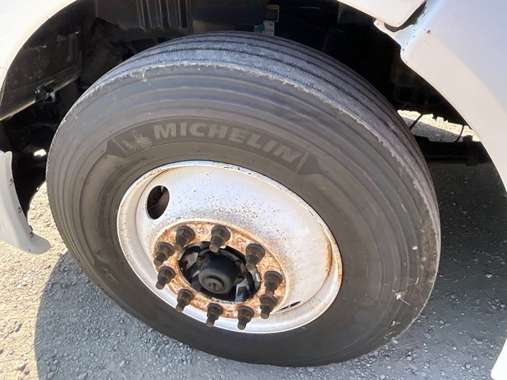 2014-peterbilt-579-image-18