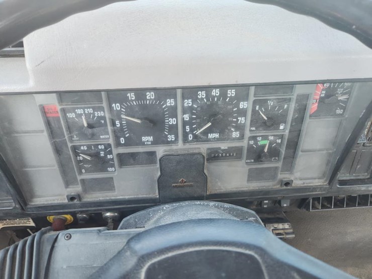 international-8100-image-54