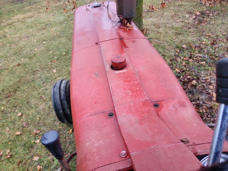 1969-ih-826-diesel-tractor-image-18