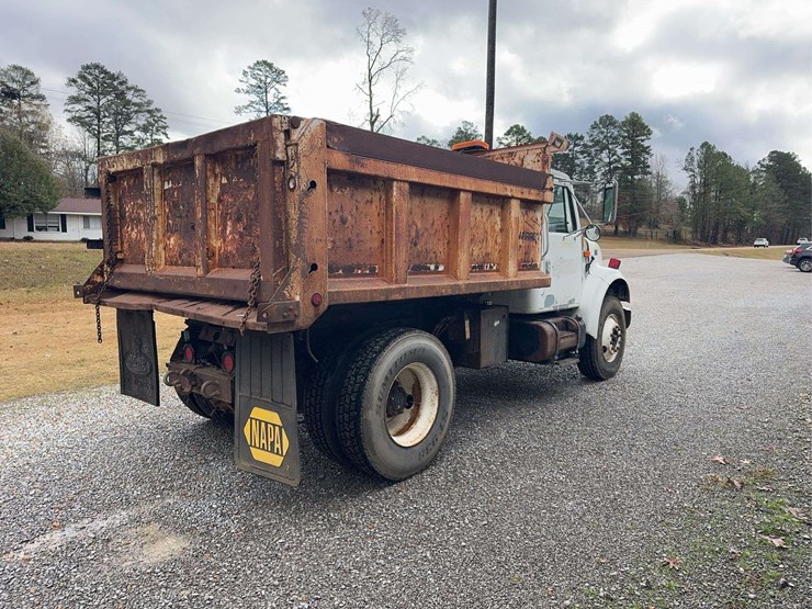 2001-international-4700-image-5