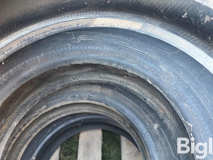 used-implement-&-vehicle-tires-image-15