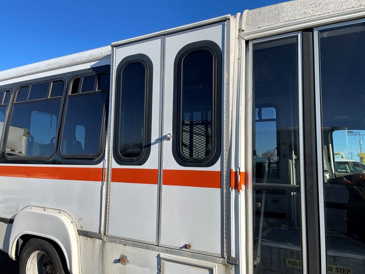 2001-ford-transit-image-17