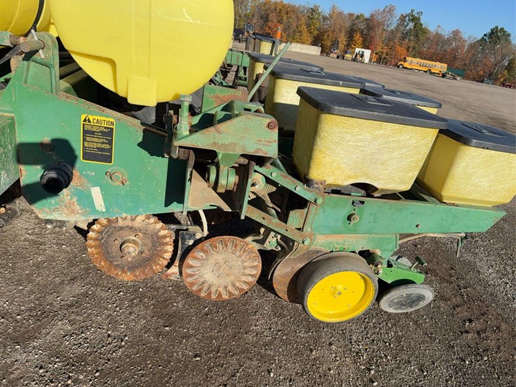 john-deere-7000-image-24