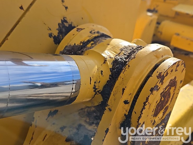 2018-komatsu-d61pxi-24-image-44