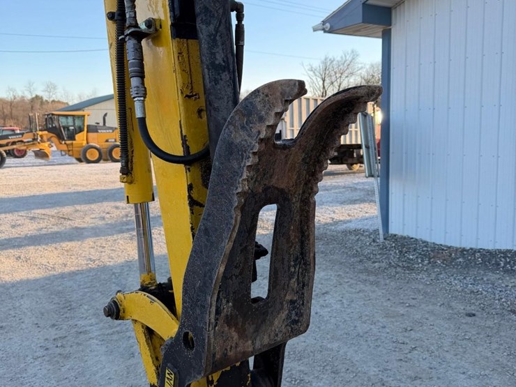 2010-komatsu-pc55mr-3-image-12