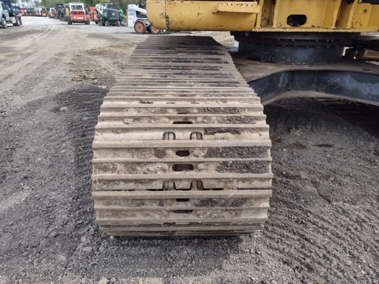 deere-225d-lc-image-31