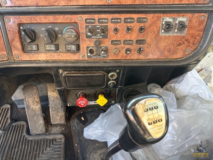 peterbilt-379-image-24