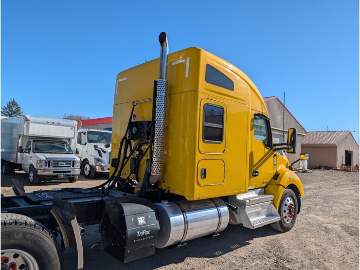 2020-kenworth-t680-image-6