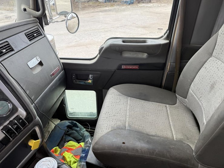 2014-kenworth-t800-image-39