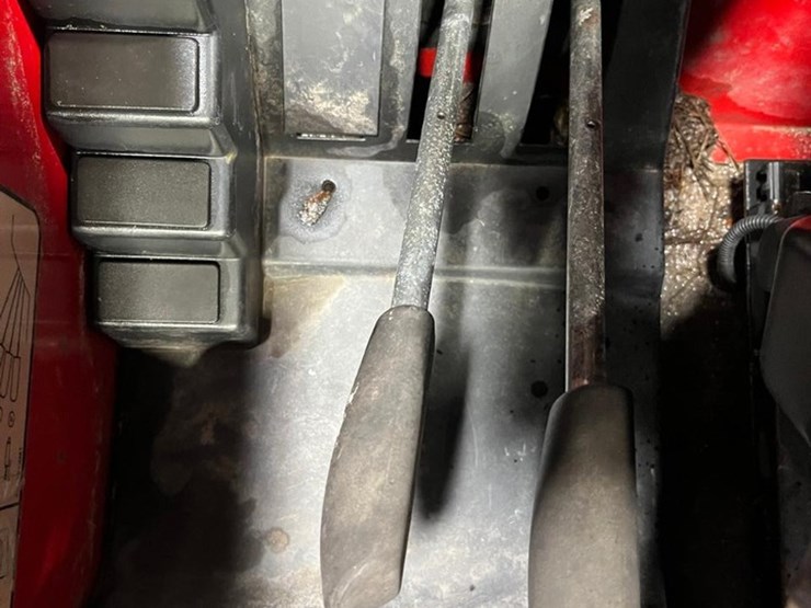 massey-ferguson-4708-image-37