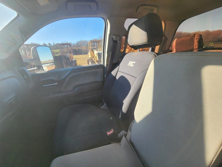 2017-chevrolet-2500-image-39