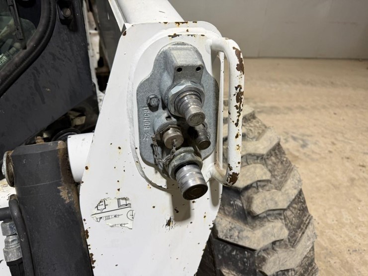 2022-bobcat-s850-image-11