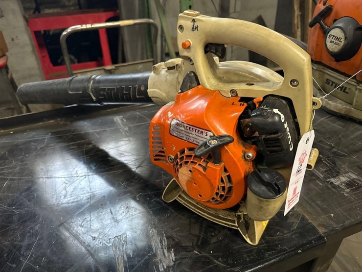 stihl-gas-handheld-blower-image-1