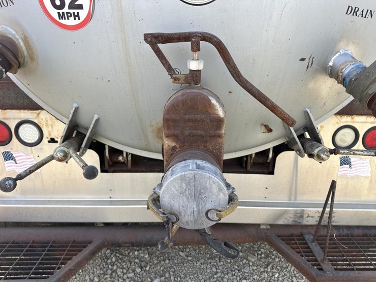 2005-kenworth-t800-image-29