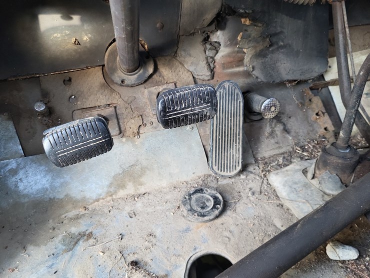 1953-gmc-354-24-round-top-cab-single-axle-grain-truck--needs-axle-shaft-image-49