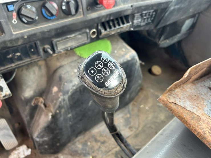 international-4700-image-45