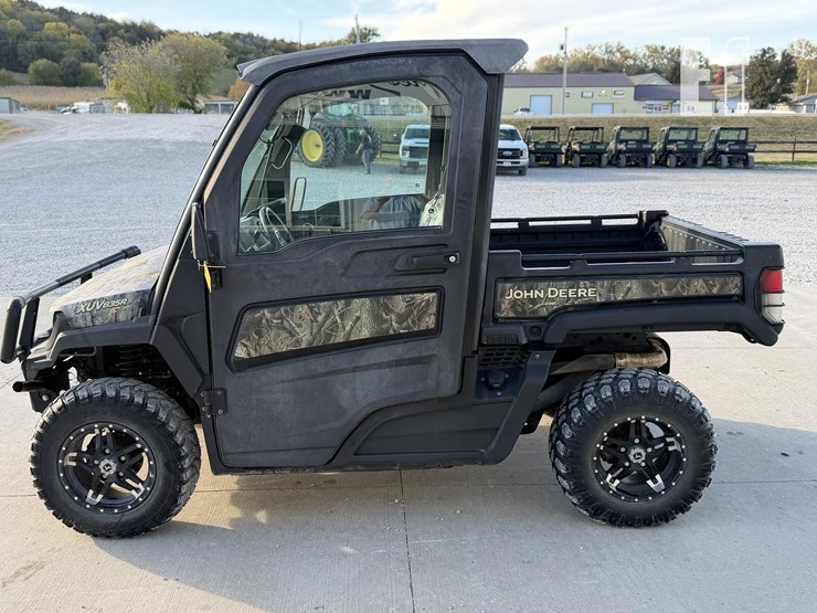 john-deere-gator-xuv-835r-image-1