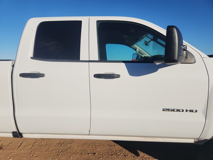 2017-chevrolet-2500-image-22