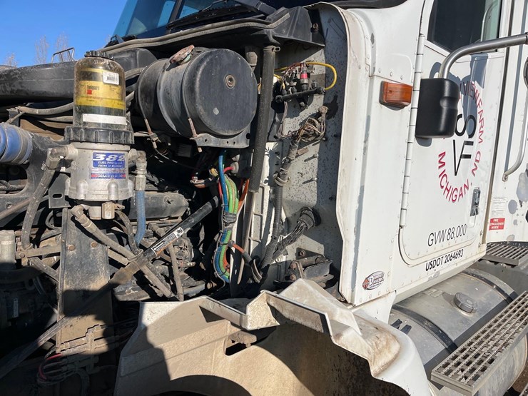 2001-international-2001-image-27