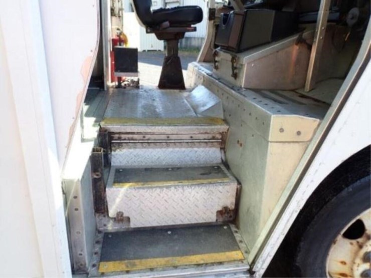 2015-freightliner-mt55-image-49