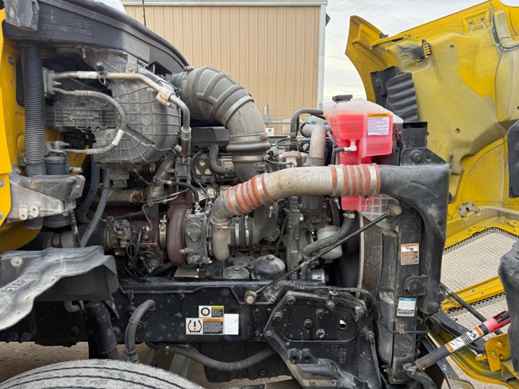 2020-kenworth-t680-image-16