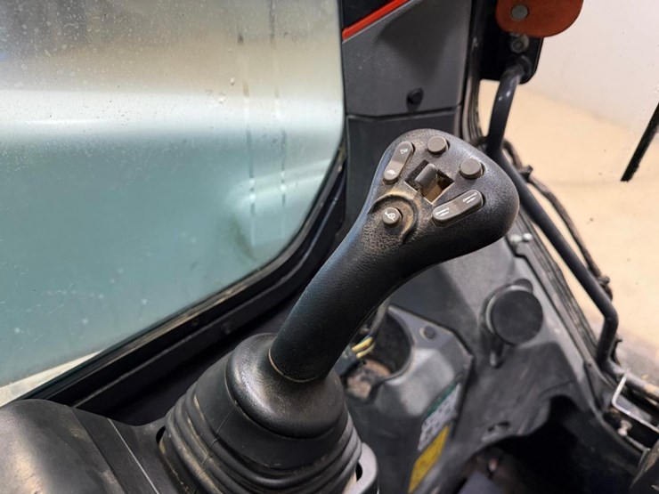 2022-bobcat-t66-image-28