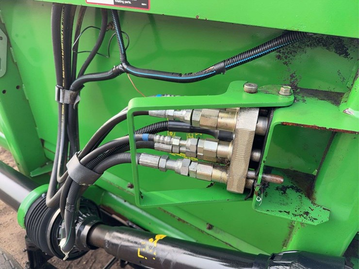 john-deere-630f-image-7