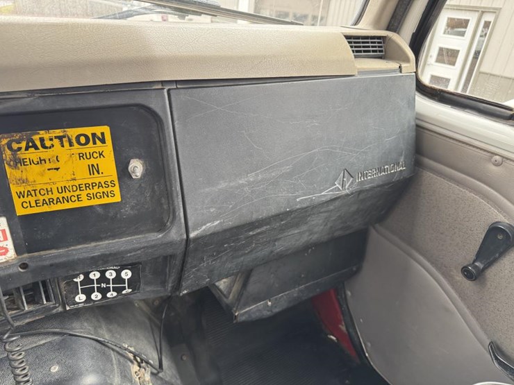 2001-international-4900-image-61