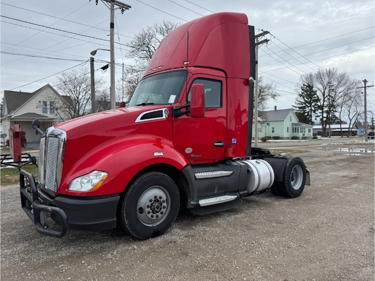 2021-kenworth-t680-image-1