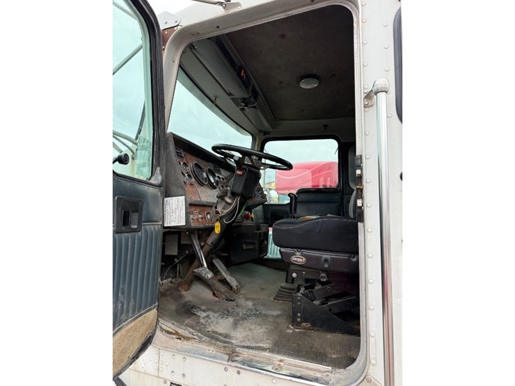 kenworth-t800-image-15