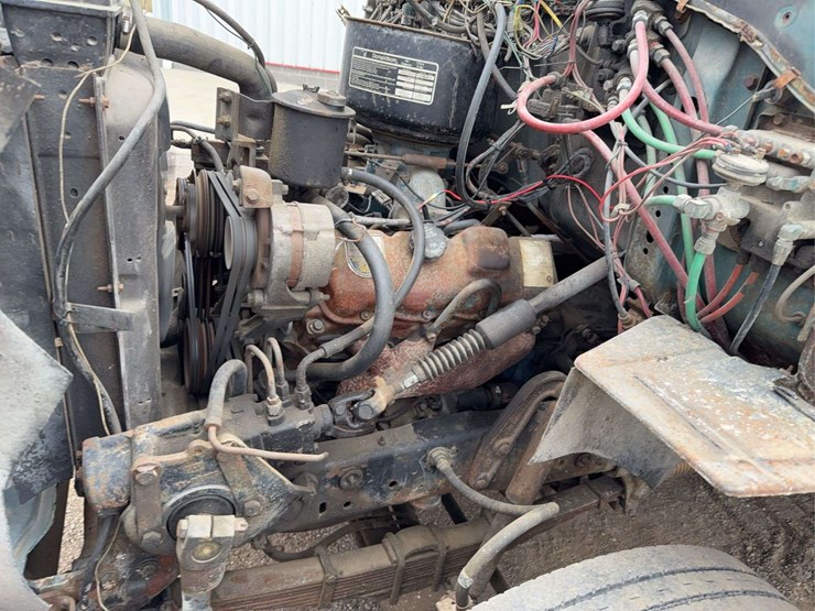 1981-ford-ln700-image-22