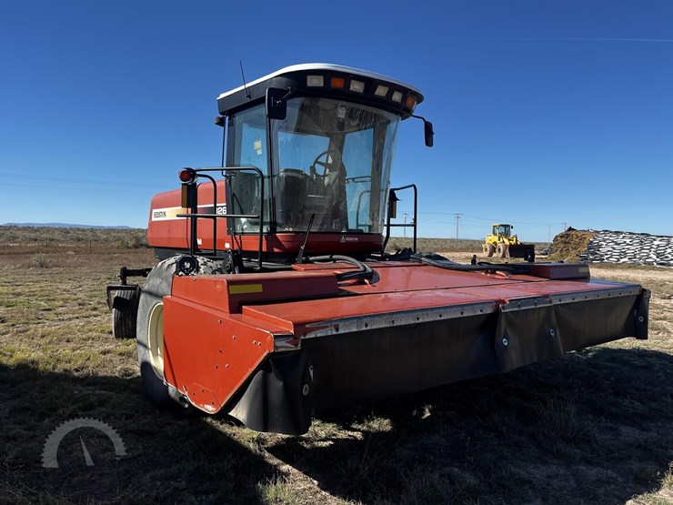 2005-hesston-9260-image-2