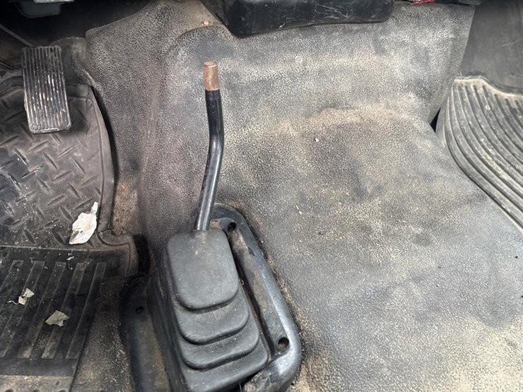 ford-f350-xl-image-37